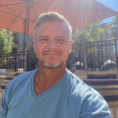 derekUNCLAIMED's profile picture
