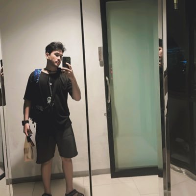 WPhonrak's profile picture