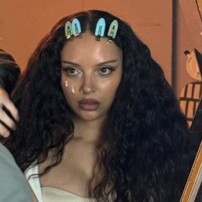 lyricistjade's profile picture