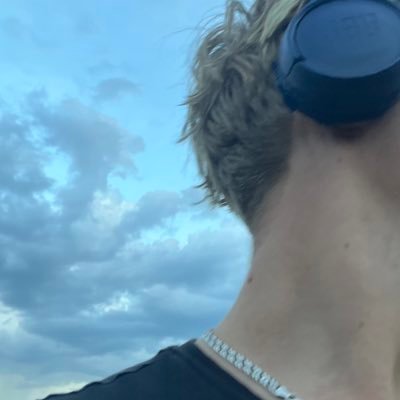 justveea3's profile picture