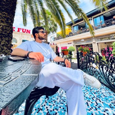 R1M9C0F2's profile picture