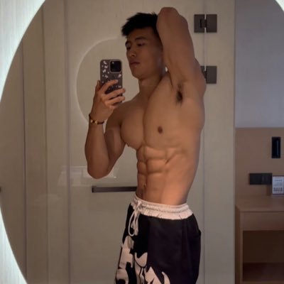 ywnk899's profile picture