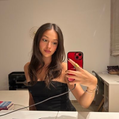 Claudia Arenas⭐️'s profile picture