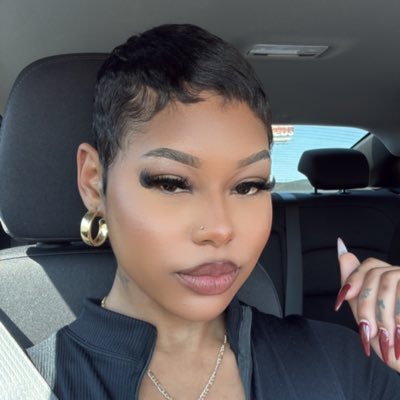 QUEENDESONYA's profile picture