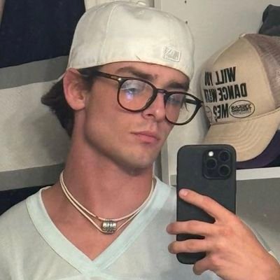 jv 🏹 ‘25 we FCKING FLY!!!!!'s profile picture