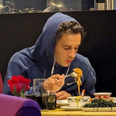 julian🍷's profile picture