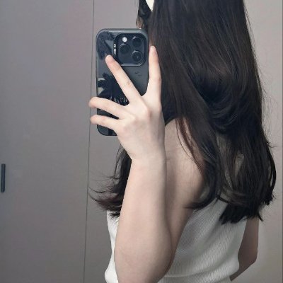 CourtneyBr3077's profile picture