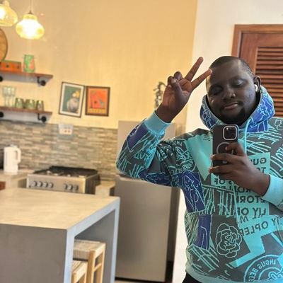 Ozelle_Kayom's profile picture