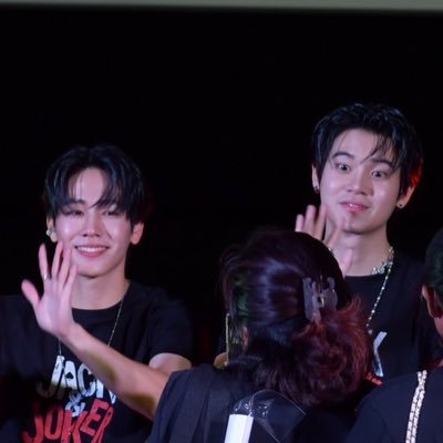 T®️E Yหัวใจหยิ่นวอร์ 🪬's profile picture