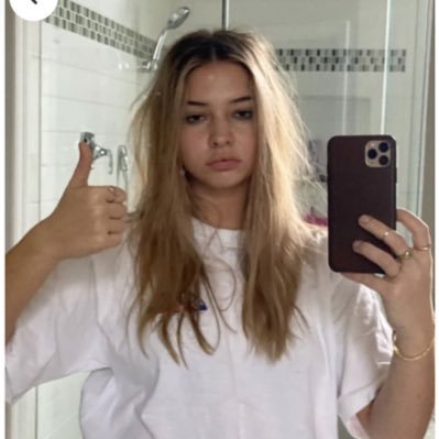 𝕃𝔸𝕃𝕒•'s profile picture