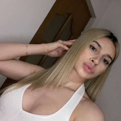 Elena Felicia's profile picture