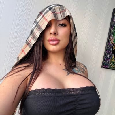 PAULAFRANCISCA🖤's profile picture
