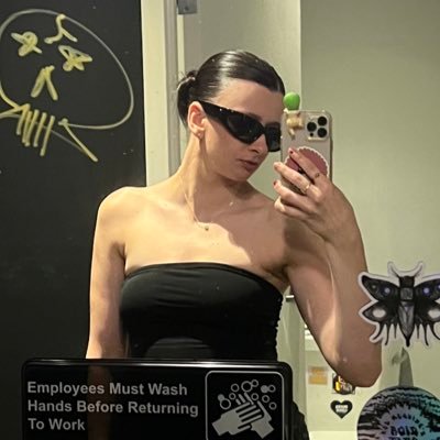 caro 🐸's profile picture