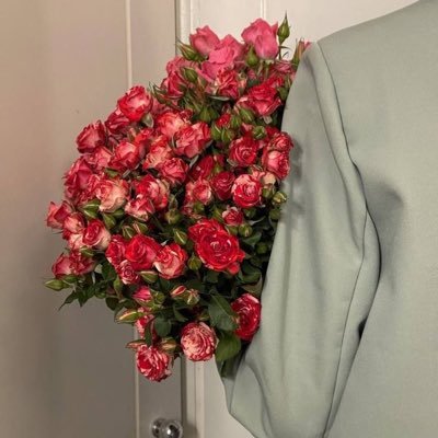 B's profile picture