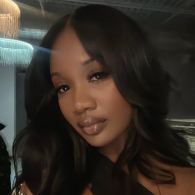 1mirahcle's profile picture