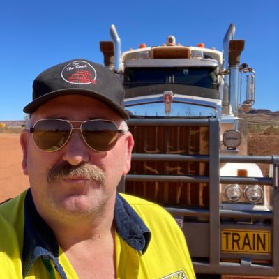 theoztrucker's profile picture