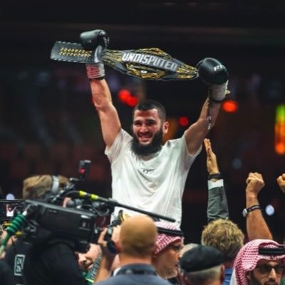 Artur Beterbiev's profile picture