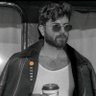Adam profil fotoğrafı