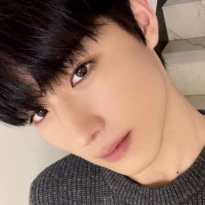 디.'s profile picture