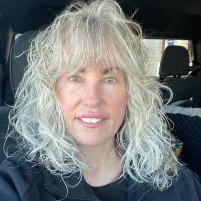 Tina E 😎's profile picture
