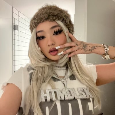 sky 🖤's profile picture