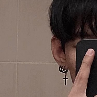 fxckwithme12's profile picture