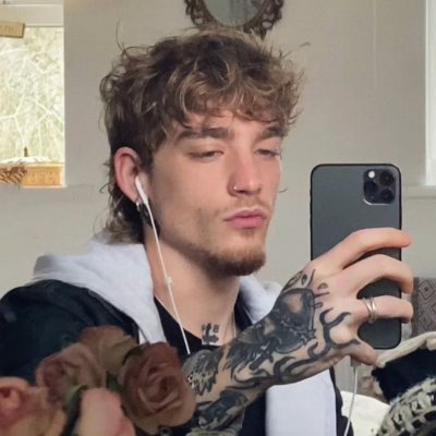 Lou's profile picture