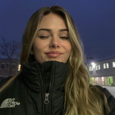aglamiomki's profile picture