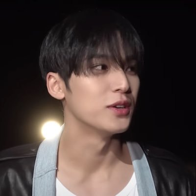 1oveme1ovemenot's profile picture