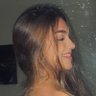 lu alvez's profile picture