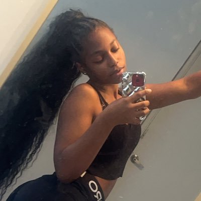 IsdatNyia's profile picture