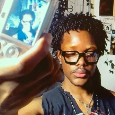 𝐳𝐢*'s profile picture