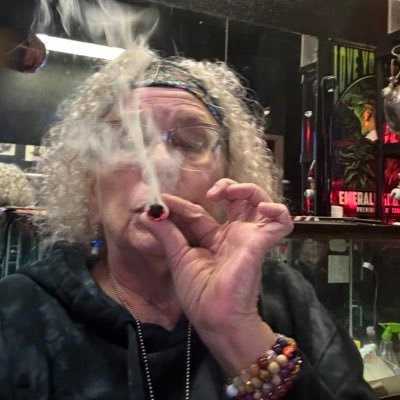 DaRealGranny's profile picture