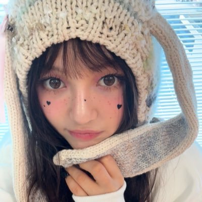 ᴇᴠᴇʀʏᴅᴀɴi's profile picture