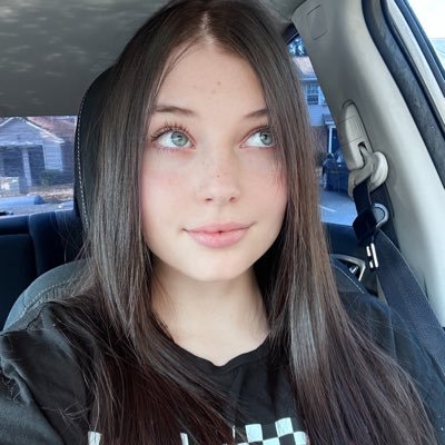 Raye's profile picture