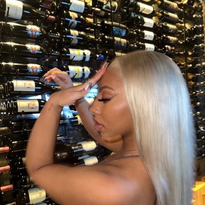 capricorn cunt 🎀's profile picture