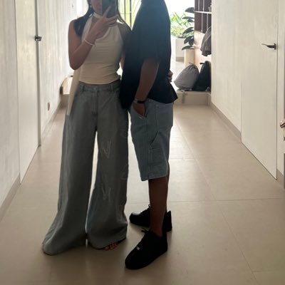 yCouople2425's profile picture