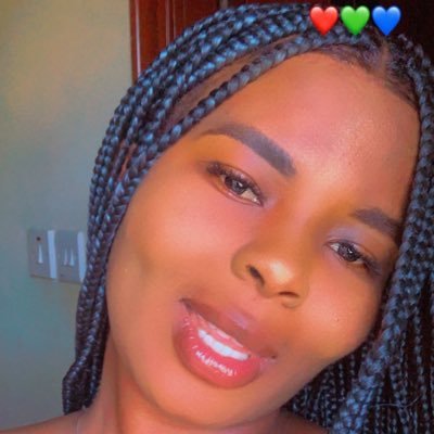 f_a_v_o_u_ry's profile picture
