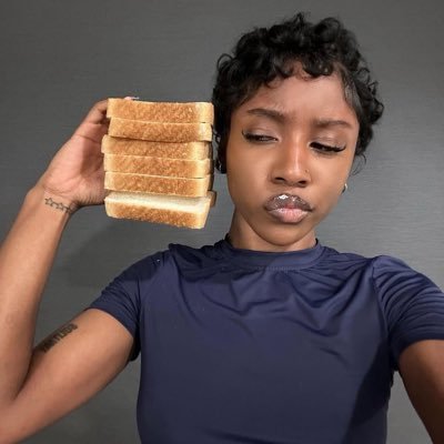 No context Moศe's profile picture