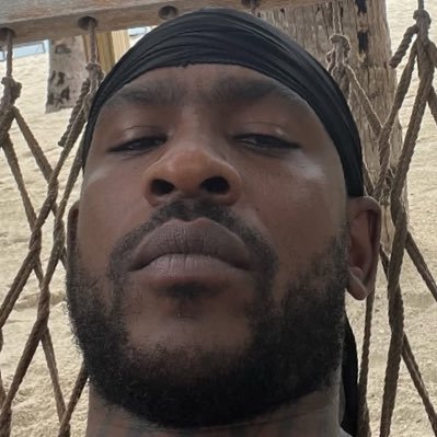 DLescapades's profile picture