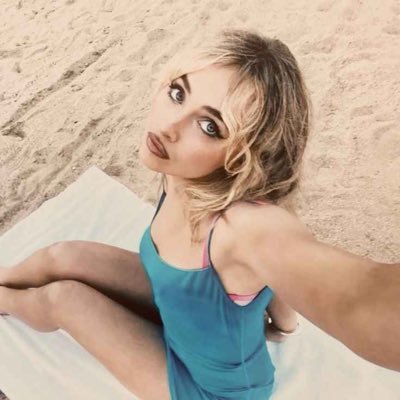 ★'s profile picture