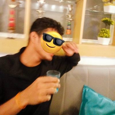 SR's profile picture