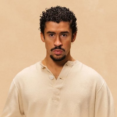 tourbadbunny's profile picture