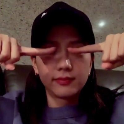 ang •'s profile picture