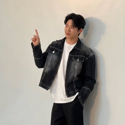 refulgentdowoon's profile picture