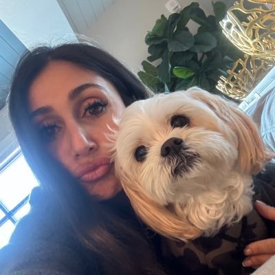 NedaEmamjomeh's profile picture