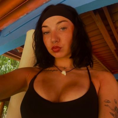 bee's profile picture
