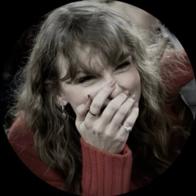 kat !! yuribus's profile picture