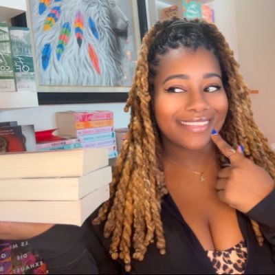 Raven Sierra 🧁 booktwt's profile picture