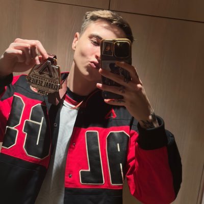 UxakoTTV's profile picture